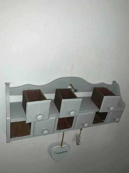 Cuier polita raft condimente