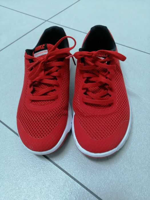 Маратонки Nike, много леки