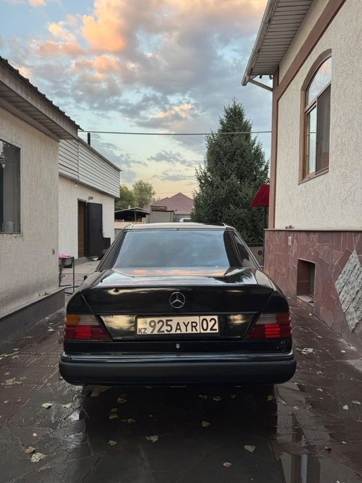 Продается Мерседес Е 300