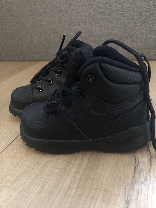 Nike ботуши размер 22