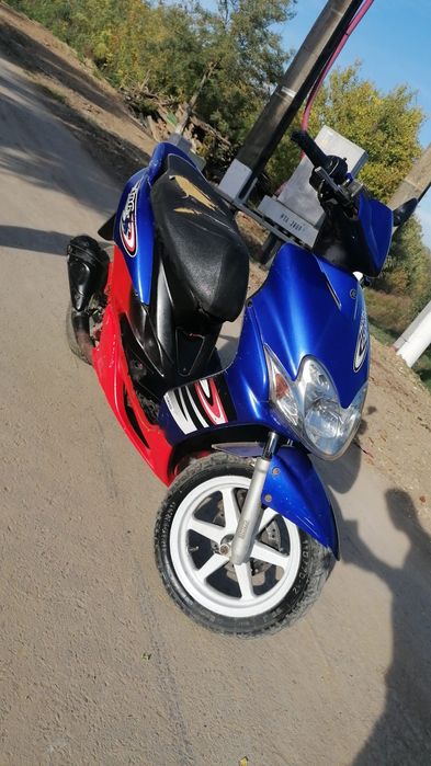 Vând scuter Yamaha