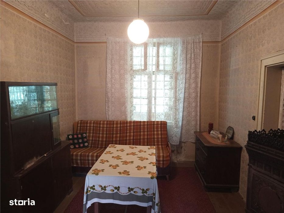 Oravita, Casa cu Spatiu Comercial, Zona Lacul Mic, Pret Negociabil