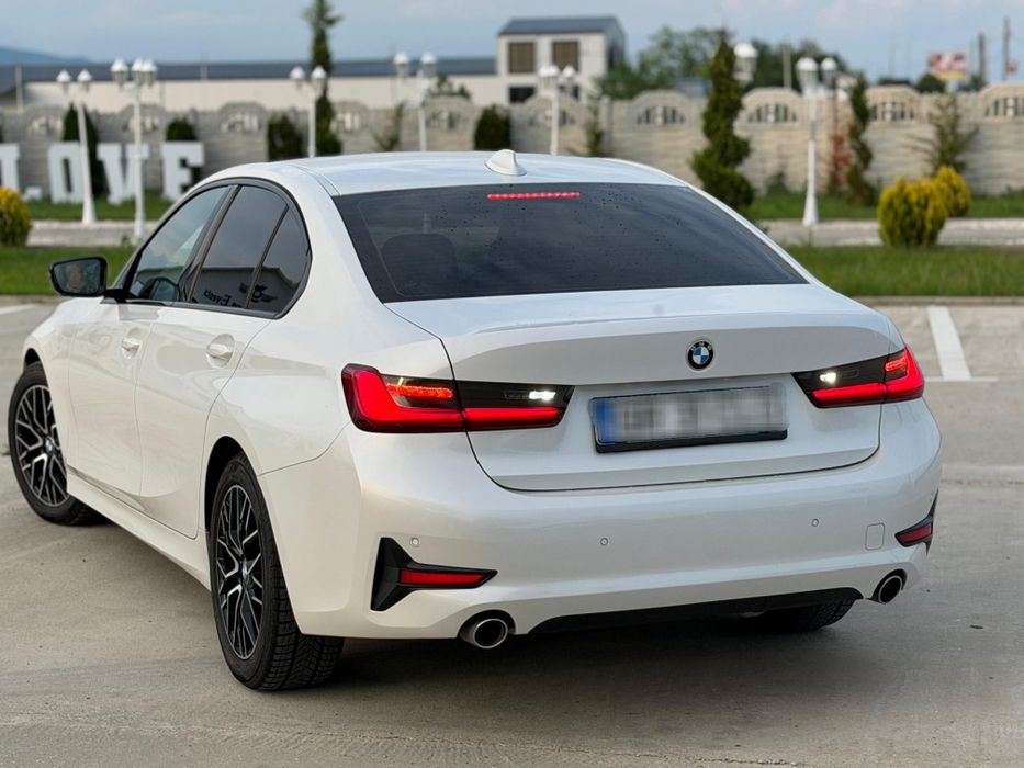 BMW 3 Series 2019 — imagine 10