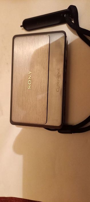 продаю видео камеру SONY.