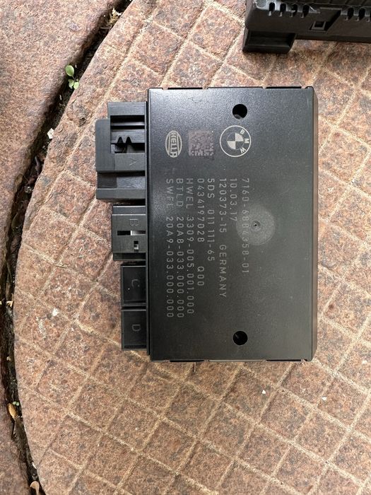 Vând modul carlig si tablou sigurante bmw G01 G02