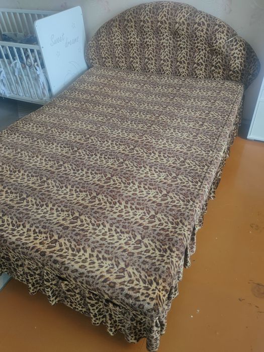 Отдам кровать двухспальную