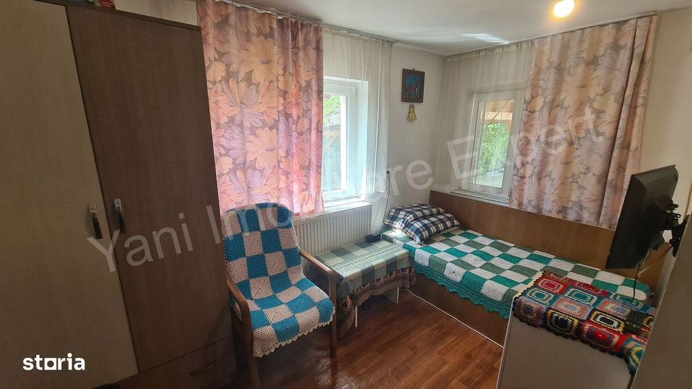 Casă de vânzare în comuna Albeștii de Argeș, județ Argeș.