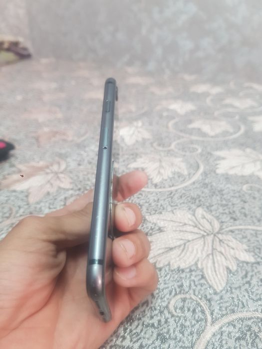 Iphone 8 sotiladi