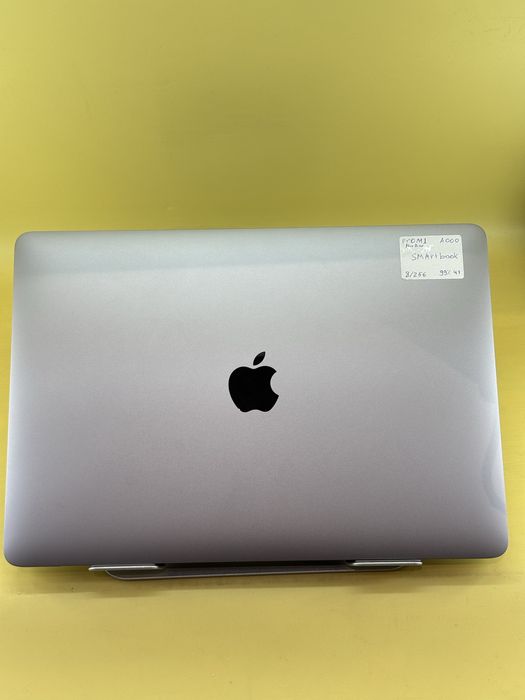 Macbook pro M1 ideal