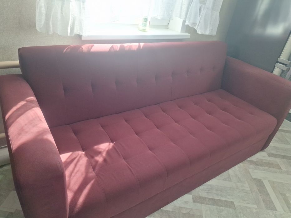 Продам нераскладной диван
