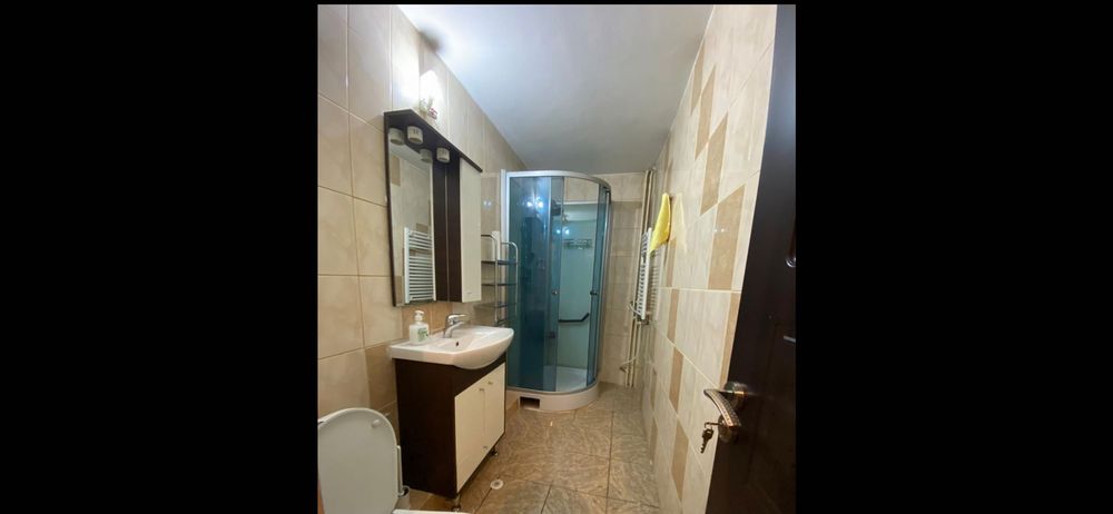 vand garsoniera Mall Vitan