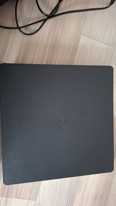PS4 slim 500gb + 2 джостика