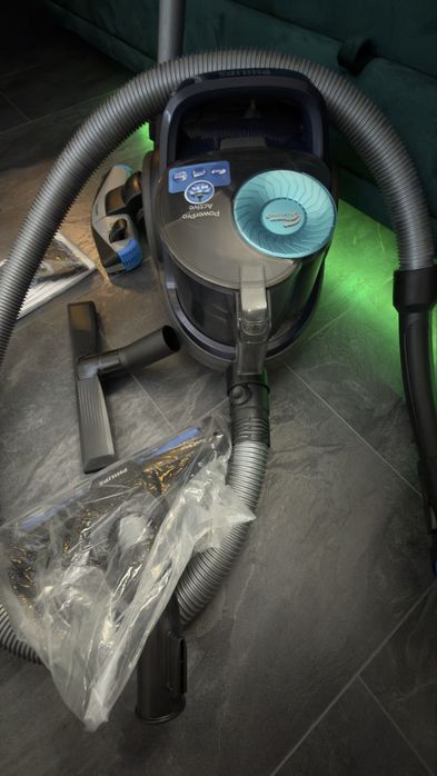 Aspirator Philips fara sac