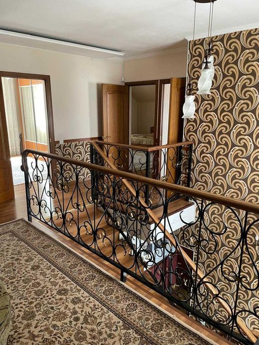 Продам 6 комнатный Дом Аян империя