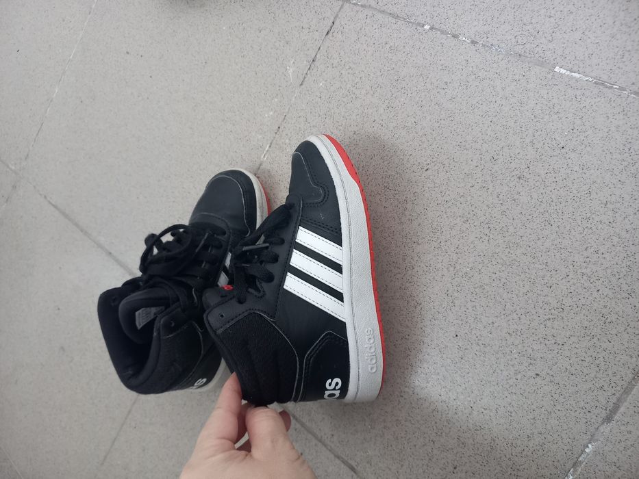 Детски оргинални  кецове