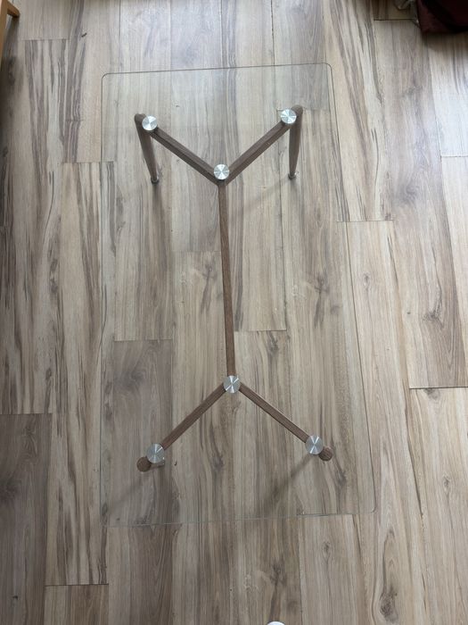 Стъклена холна маса