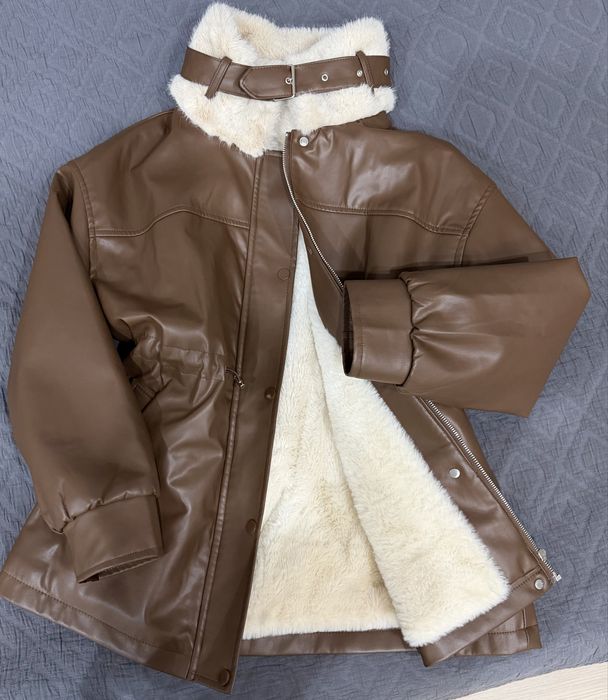 Продаётся стильная куртка, размер S