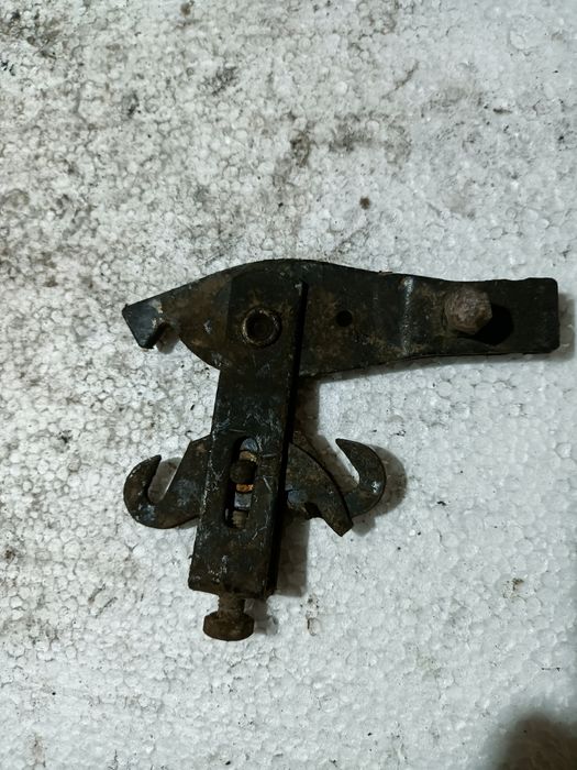 Крепежи за Мерцедес 124