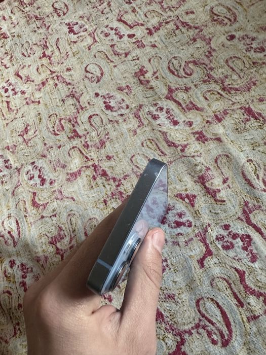 IPhone 14 с гаратнией