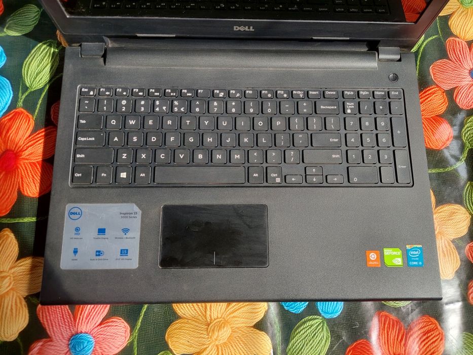 Laptop Dell Inspiron i3