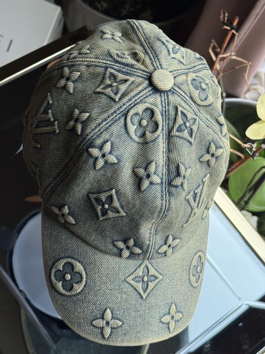 Șapcă Louis Vuitton din denim