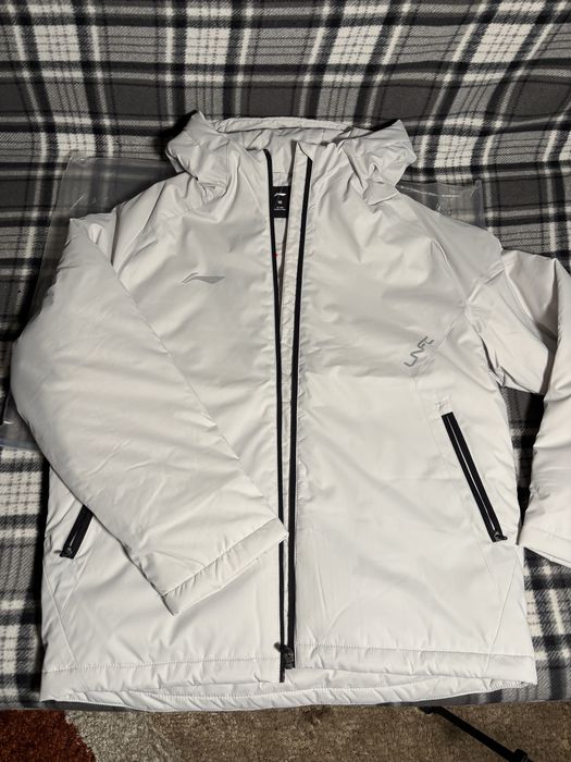Продам новую куртку фирмы li-ning