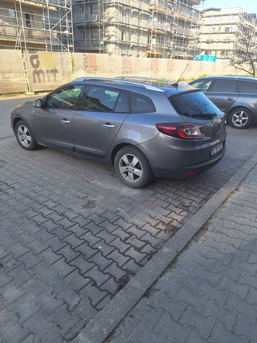 Vând Renault Megan 3 2010...motor 1.5 dci  0756621685