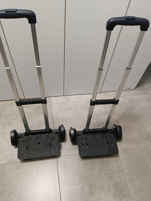 Vand doua trolere pentru geanta scoala