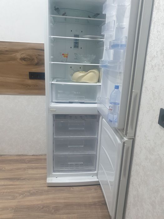 Холодильник  новый