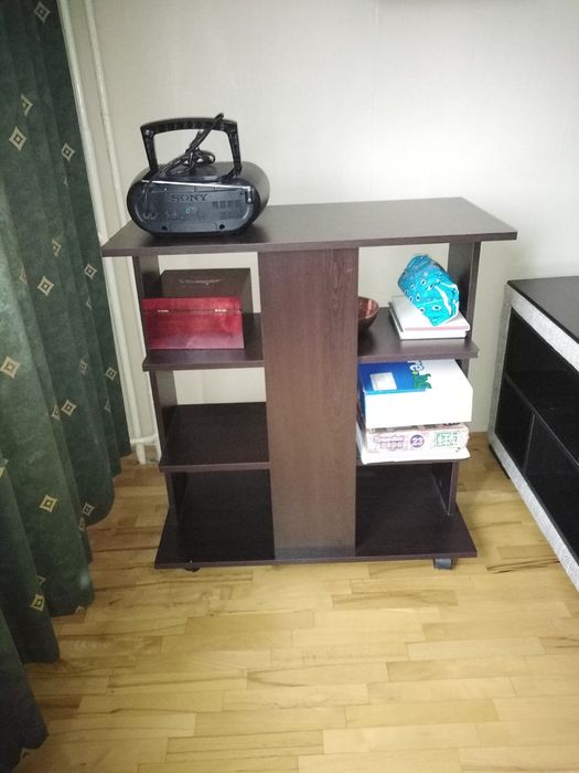 Подвижна маса етажерка