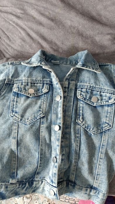 Продам джинсовку на девочку