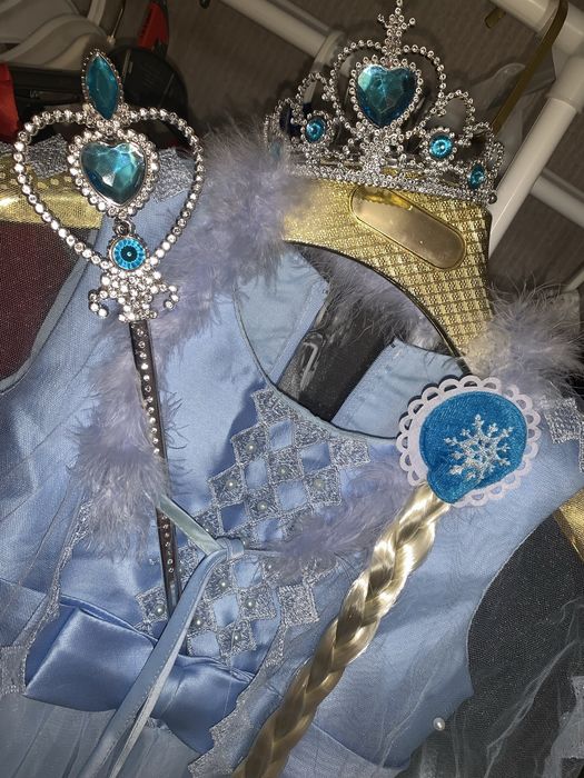 Продам платье на 6-7 лет