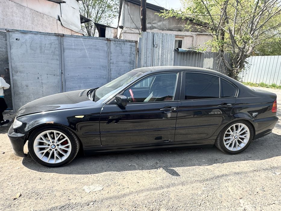 Машина Бмв е 46 2001 года