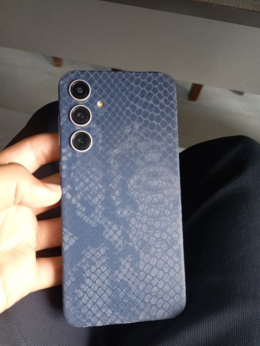 Samsung Galaxy S23 FE
​Xotira: 256/8 GB
​Holati: Ideal,