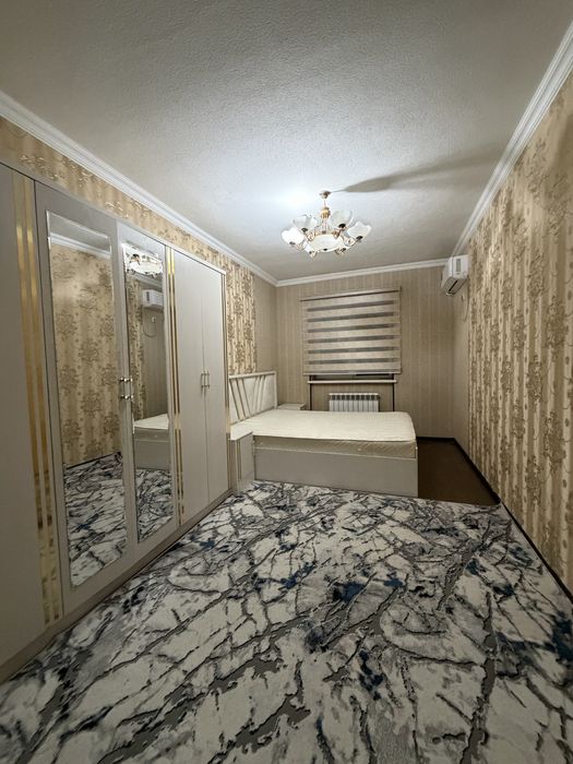 Сергели 8 худуд 3 хона 5 этаж срочно оилага ижарага берилади