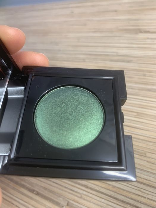 Тени  для  век.