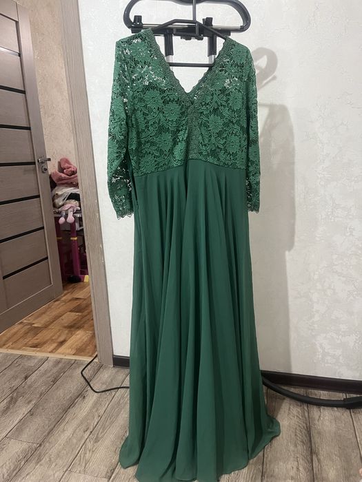 Платье нарядное 48-50 размер