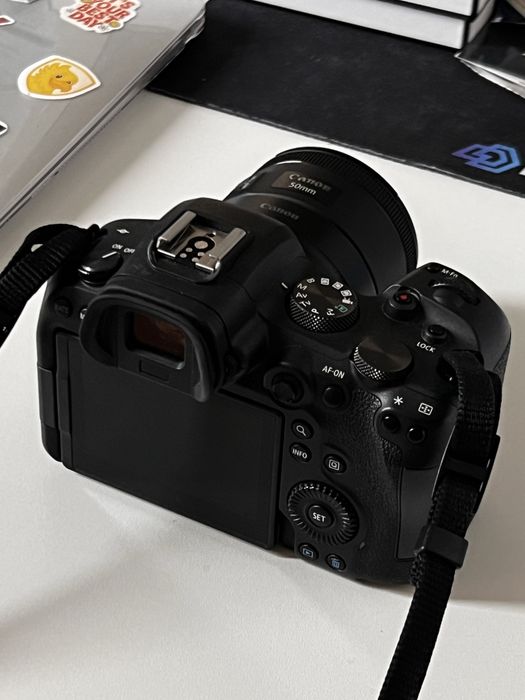 Canon EOS R6 body