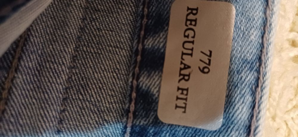 Blugi adolescenți clasici