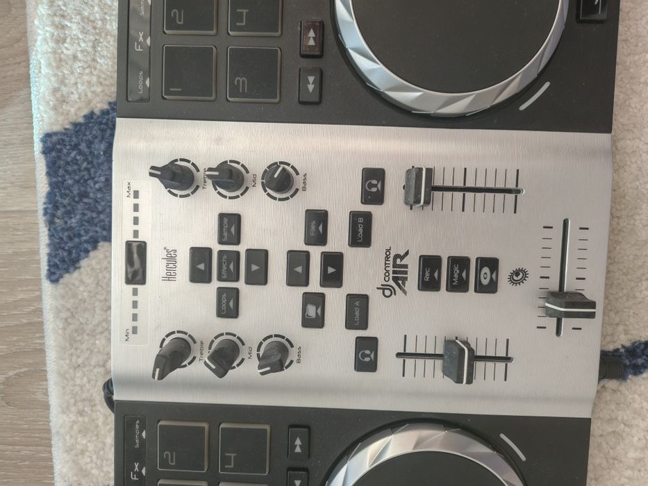 Consola mixaj DJ