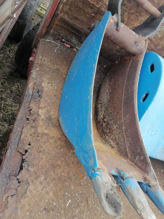 Vand cupa mica pentru Buldoexcavator