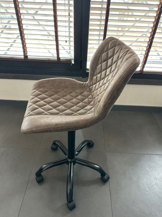 Висок Стол на колелца Jack + доставка и 24м гаранция