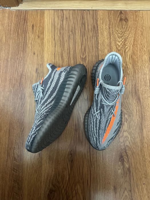 чисто нови adidas Yeezy 350 boots