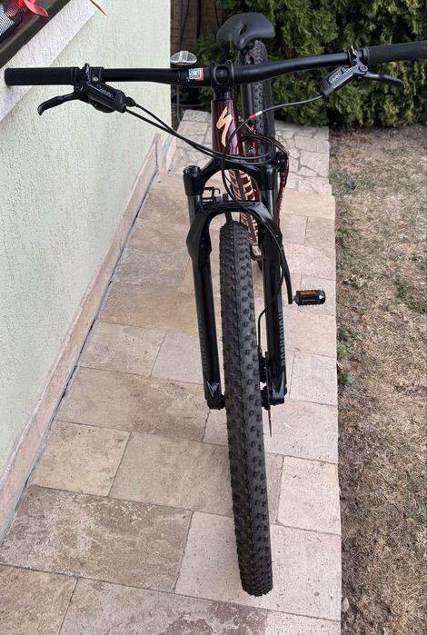 Bicicletă Specialized Chisel HT 29 MTB, mărimea XS, culoare Gloss Maroon / Ice Papaya