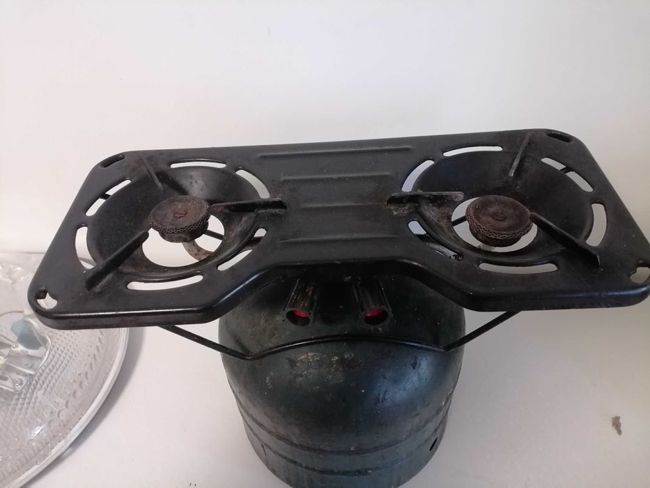 Vând butelie camping cu 2 ochiuri