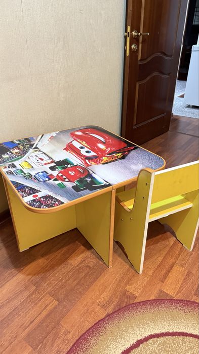 Детский стол со стульчиком