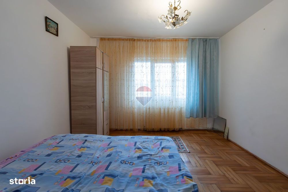 Apartament spațios cu 3 camere, etaj 1 – Strada Ștefan cel Mare
