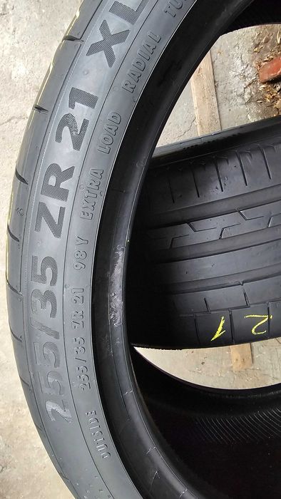 255 35 21 CONTINENTAL vara