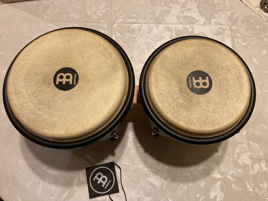 Продавам оригинални дървени бонгоси Мейнл