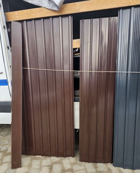 tabla cutata zincata si vopsita